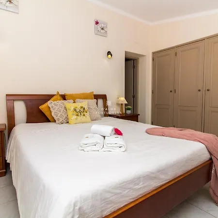 Villa Girassol - By Dalma Portuguesa