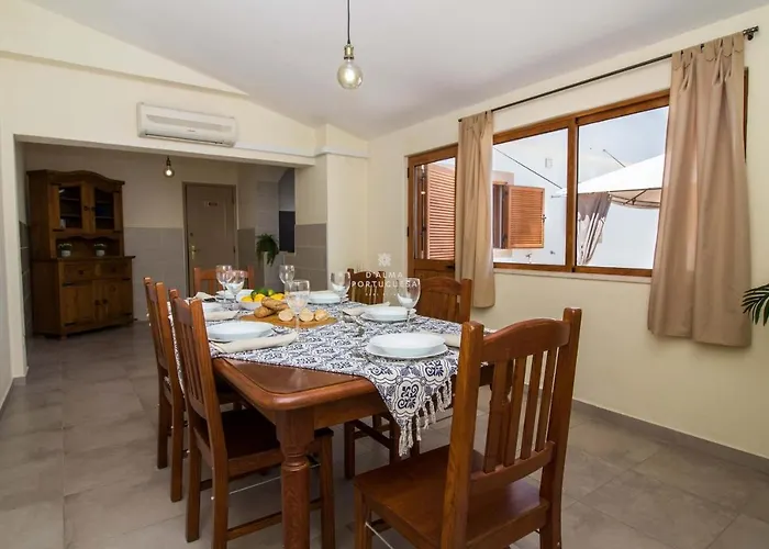 Villa Girassol - By Dalma Portuguesa *